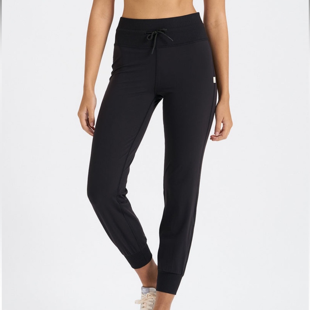 Vuori Daily Jogger